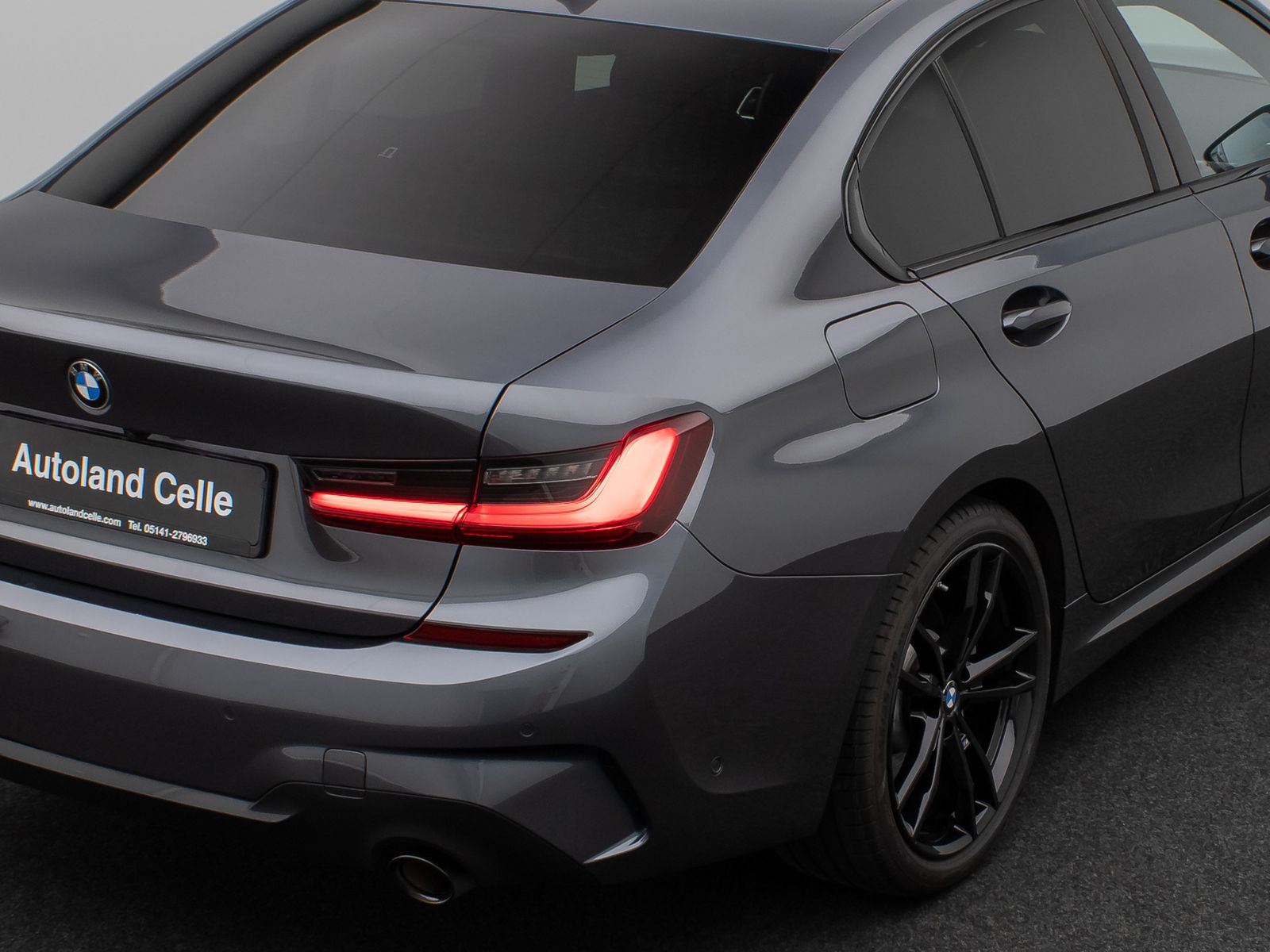 Fahrzeugabbildung BMW 330i xD M Sport Kamera Laser HUD DAB Komfort 19"