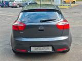 Kia Rio 1.4 FIFA World Cup*5-TÜRIG*SHZ*PDC*AC*STADT* - gebrauchte Kia Kleinwagen