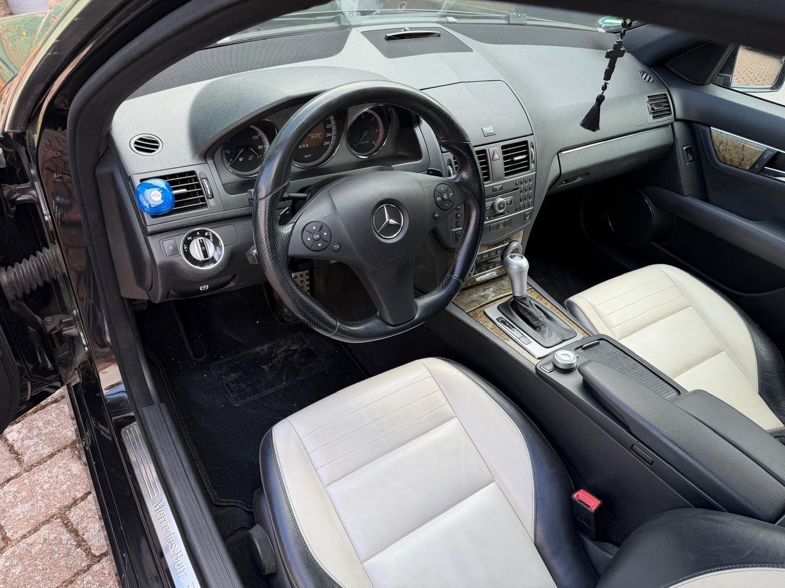 Mercedes-Benz C250 2011 — photo 7