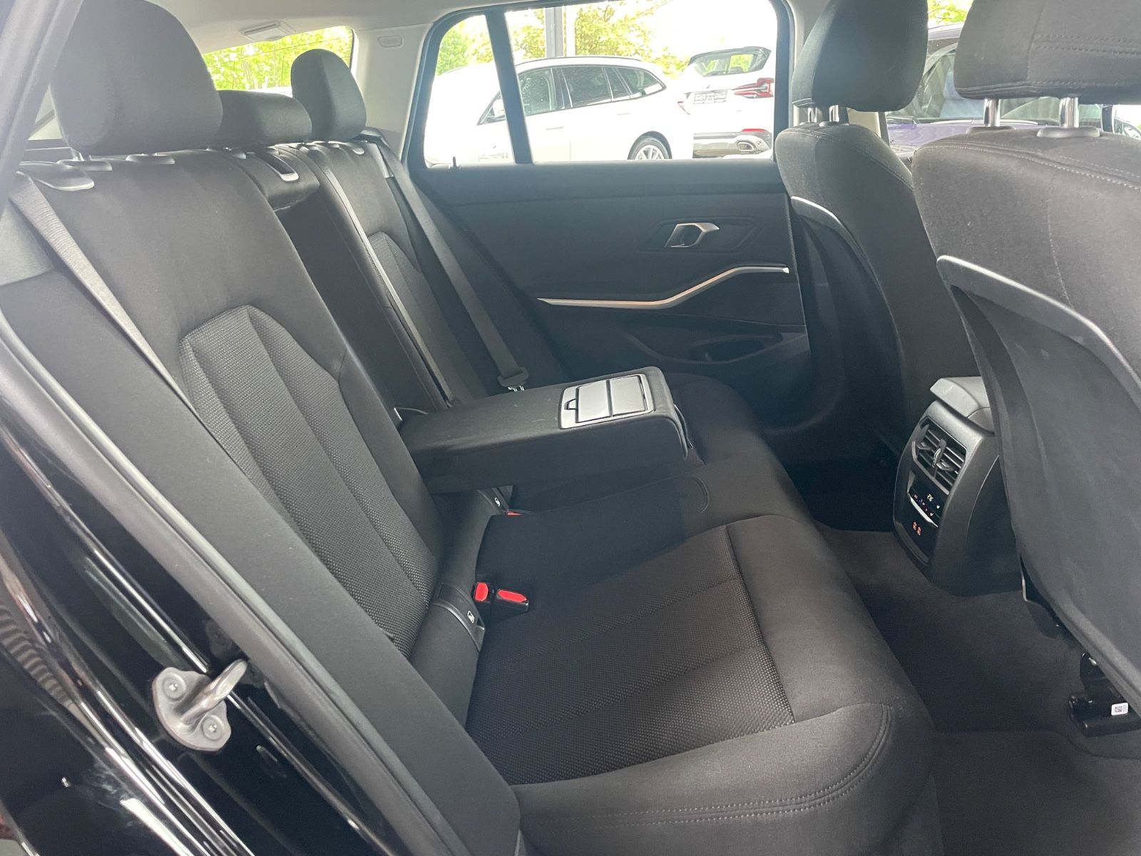 BMW 318iA 2.0 TOURING G21LCI/LC+/LED/CAM/SHZ foto 18