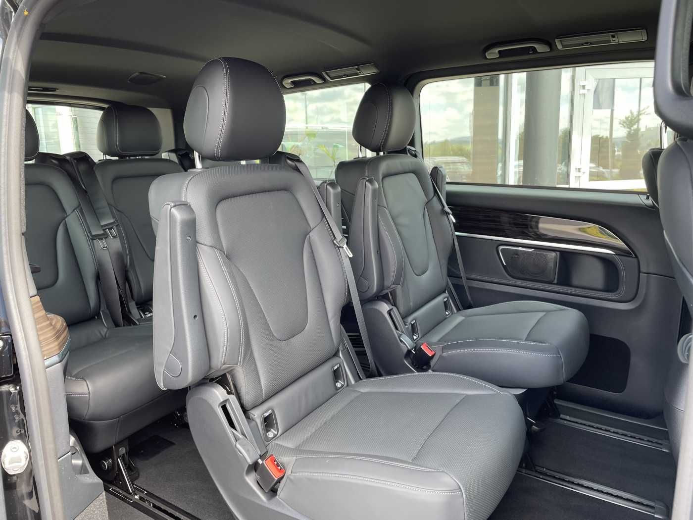 Fahrzeugabbildung Mercedes-Benz V 300 d AVA 4MATIC AMG Kühlschrank AIRMATIC