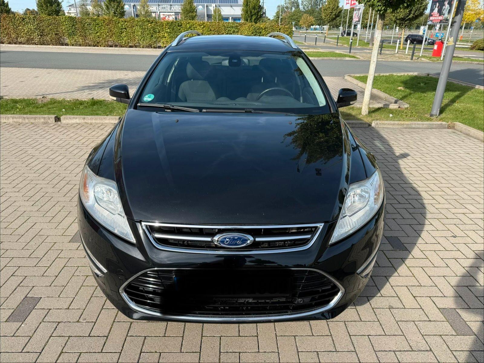 Ford Mondeo 2011 — вигляд ззаду