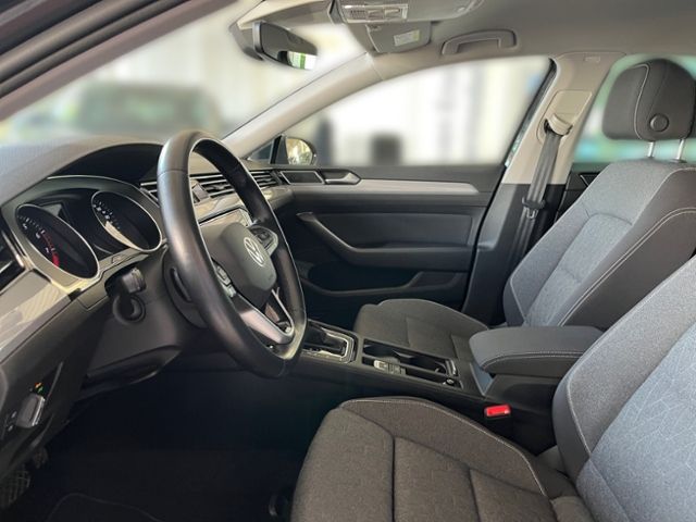 Fahrzeugabbildung Volkswagen Passat Variant 1.5 TSI DSG BUSINESS NAV AHK GJR