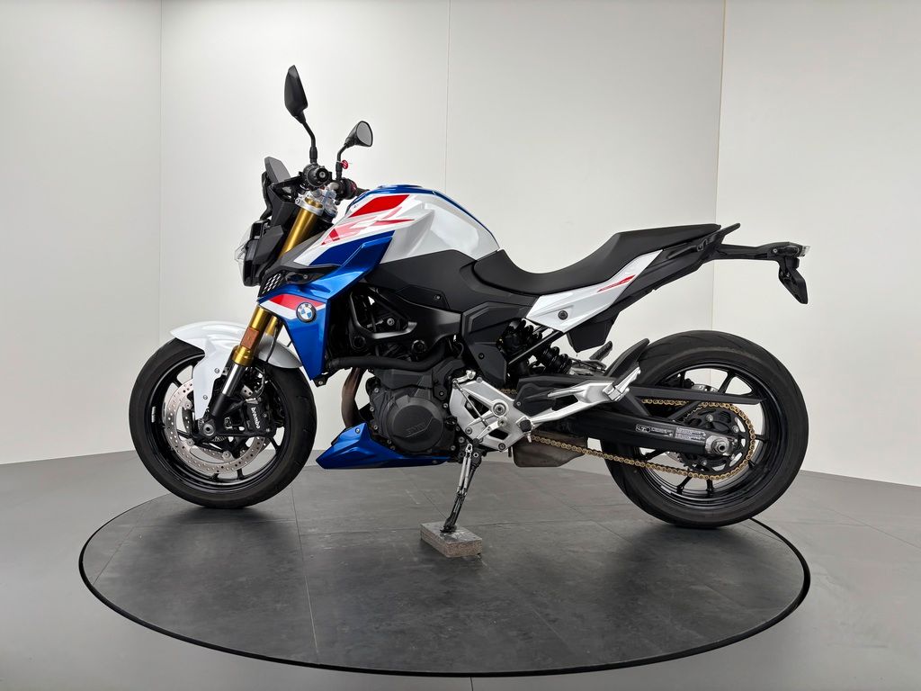 Fahrzeugabbildung BMW F900 R *TOP-ZUSTAND *SERVICE NEU