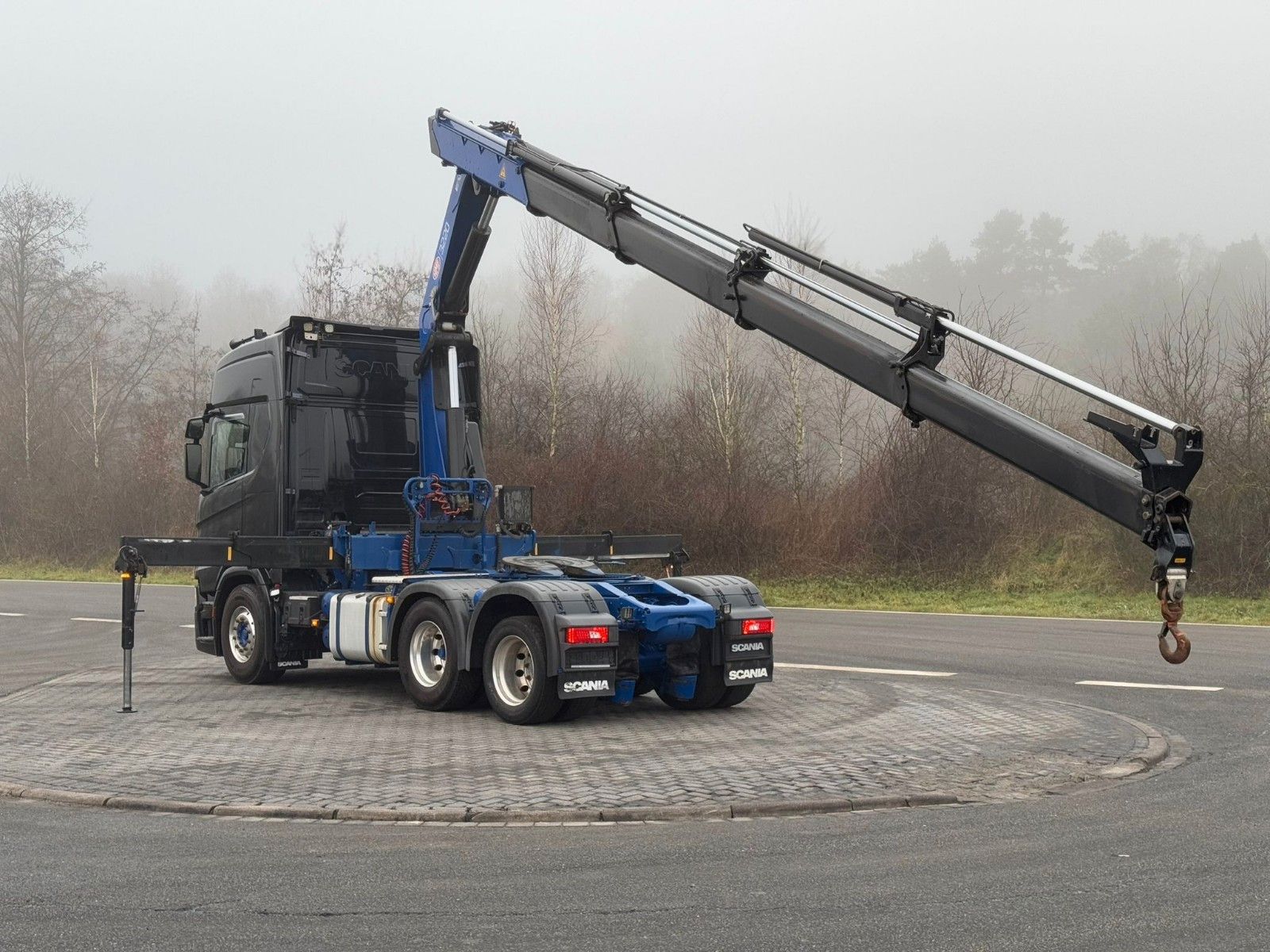 Fahrzeugabbildung Scania R580 V8 HMF 3220-K4 Kran Funk 66 t