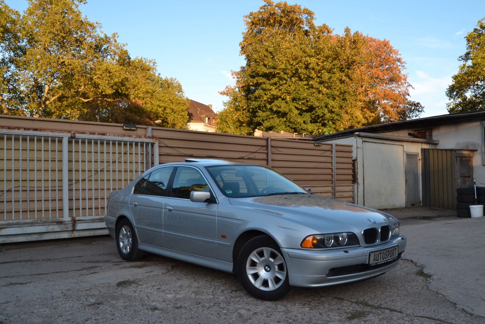 BMW 525 i A