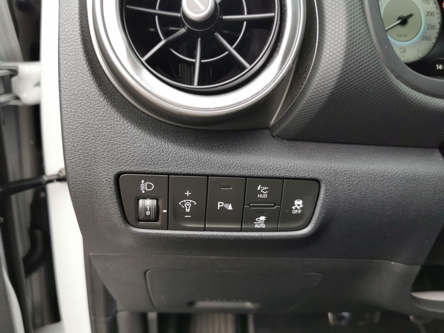 Fahrzeugabbildung Hyundai KONA Elektro PRIME Navi LED HUD el. Sitze Kamera