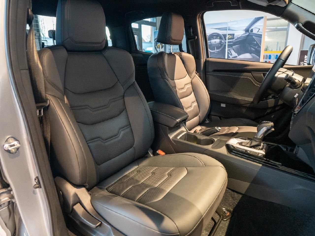 Fahrzeugabbildung Isuzu D-Max Double Cab 4WD V-CROSS