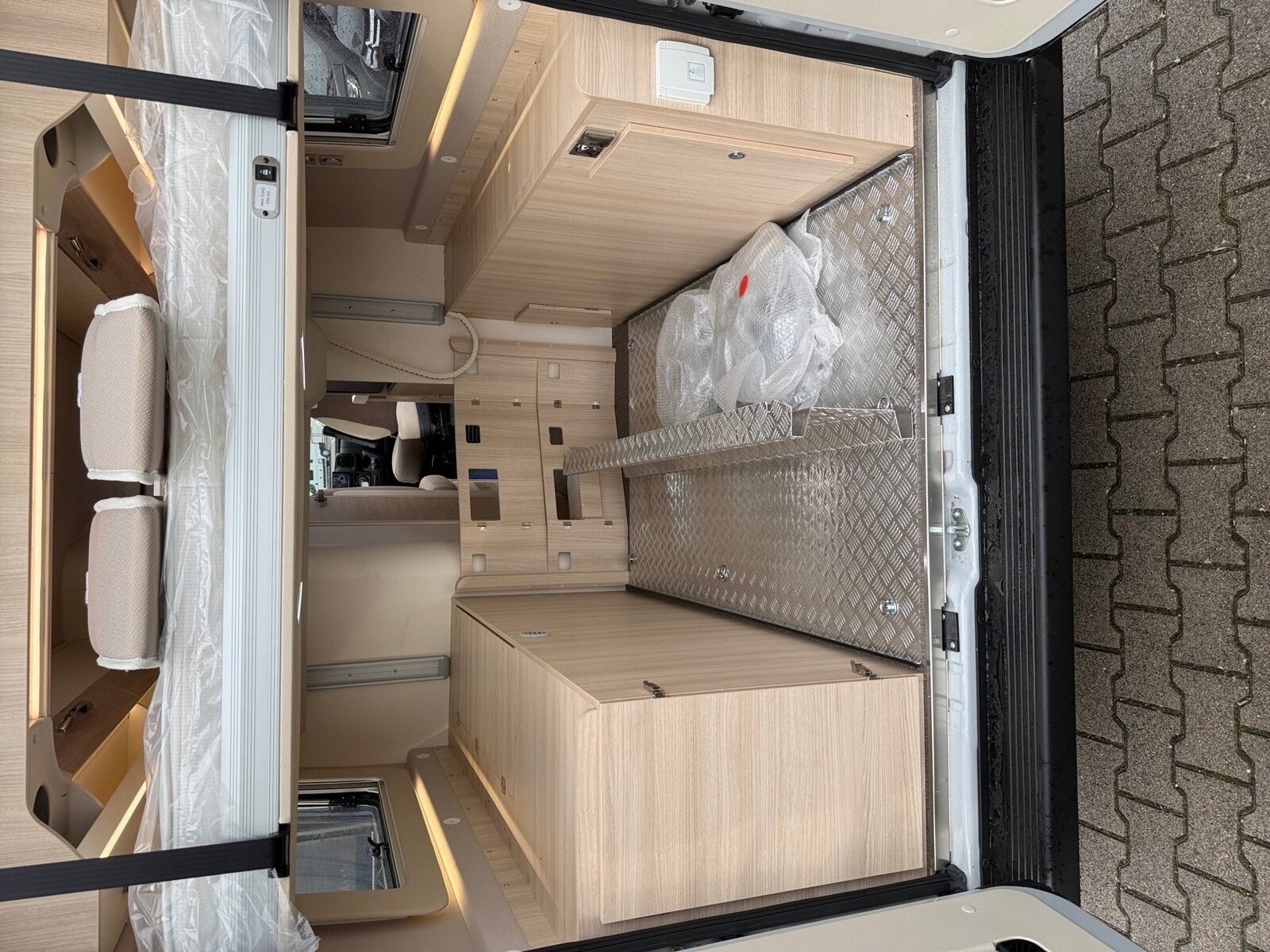 Fahrzeugabbildung Eura Mobil Van V 635 HB 6KW Heizung, Radio DAB, RFK