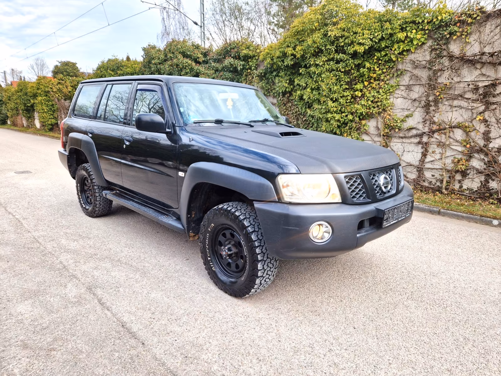 Nissan Patrol GR Y61 Schalter 4x4 Allrad Bundeswehr TÜV