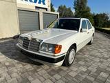 Mercedes-Benz 230 - Mercedes-Benz 230 aus 1992