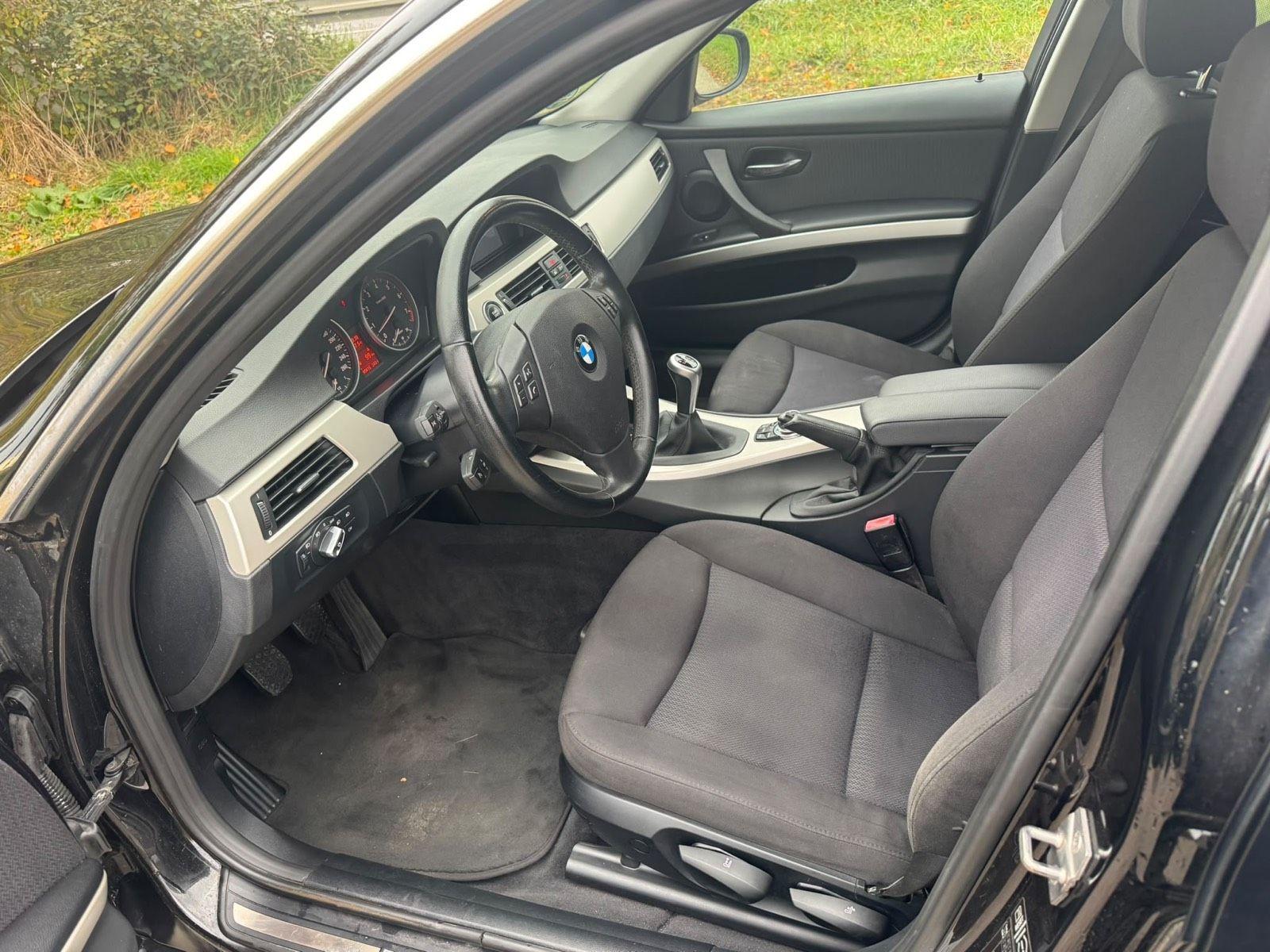 BMW 325 2011 — photo 9