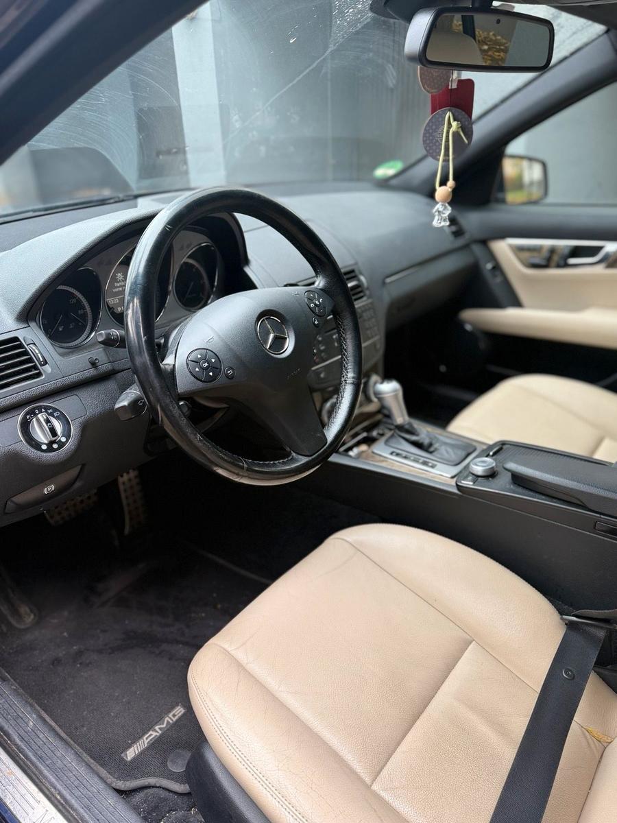 Mercedes-Benz C220 2009 — photo 8