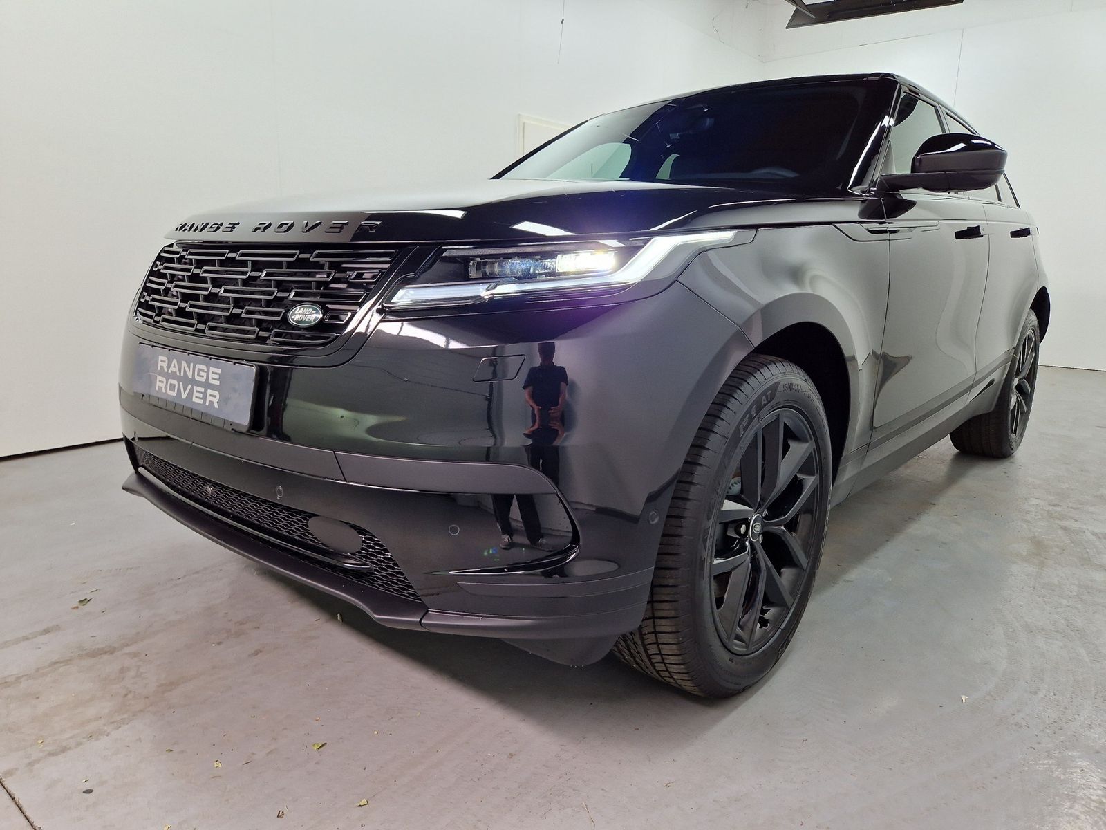 LAND ROVER Range Rover Velar  D200 S Winter Black 20 MY26