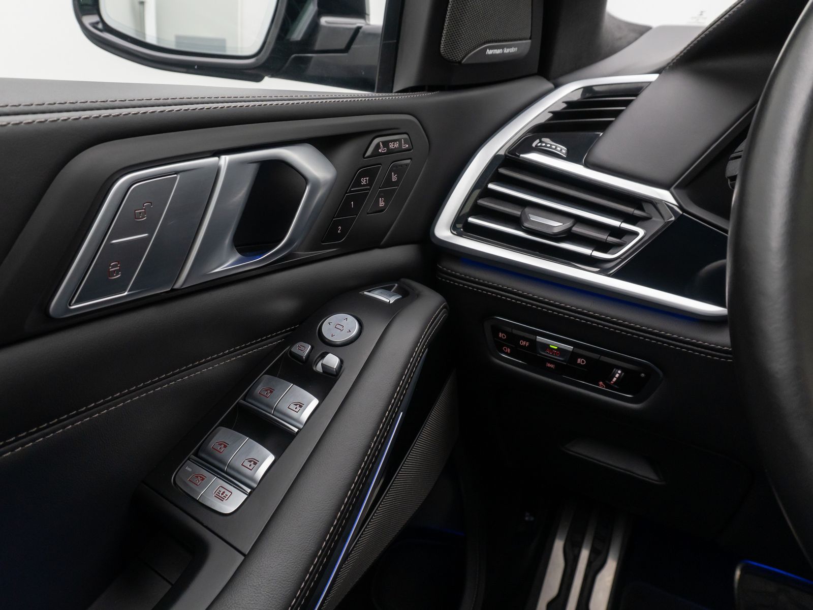 Fahrzeugabbildung BMW X7 M50i 360°SoftClose SkyLounge Massage 22" Voll