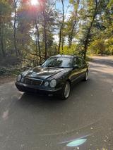 Mercedes-Benz Mercedes Benz E-280 4-Matic - Mercedes-Benz E 280: 4matic