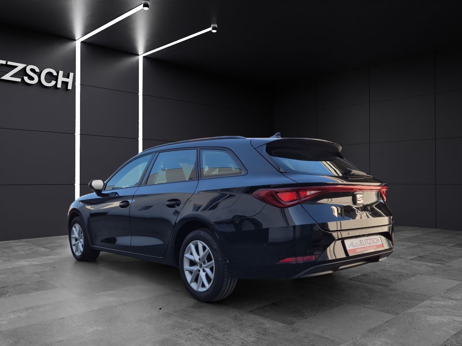 Fahrzeugabbildung SEAT Leon ST TDI Style DSG LED Navi AID beats ACC RFK