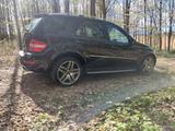 Mercedes-Benz ML 63 AMG 4MATIC AMG - schwarze Mercedes-Benz ML 63 AMG