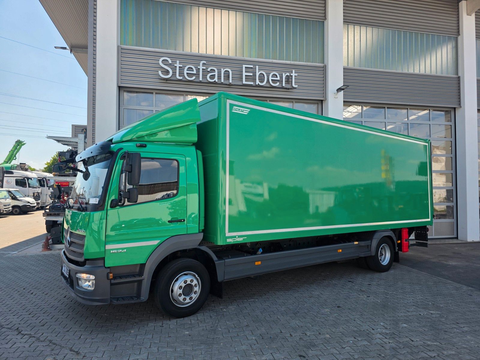 Fahrzeugabbildung Mercedes-Benz Atego 1524 L 4x2 LBW Palfinger 2.000kg Tür Klima
