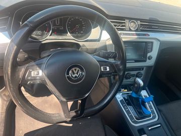 Volkswagen Passat - 9