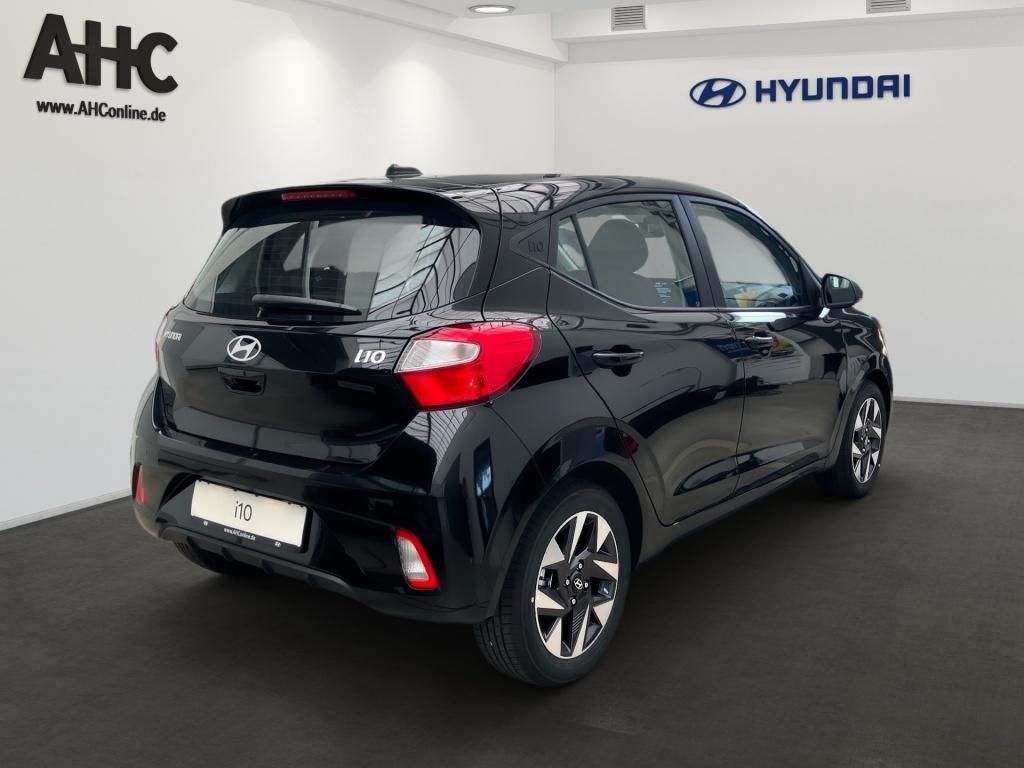Fahrzeugabbildung Hyundai i10 1.0 Benzin 5-MT Trend Navi PDC KAM SHZ