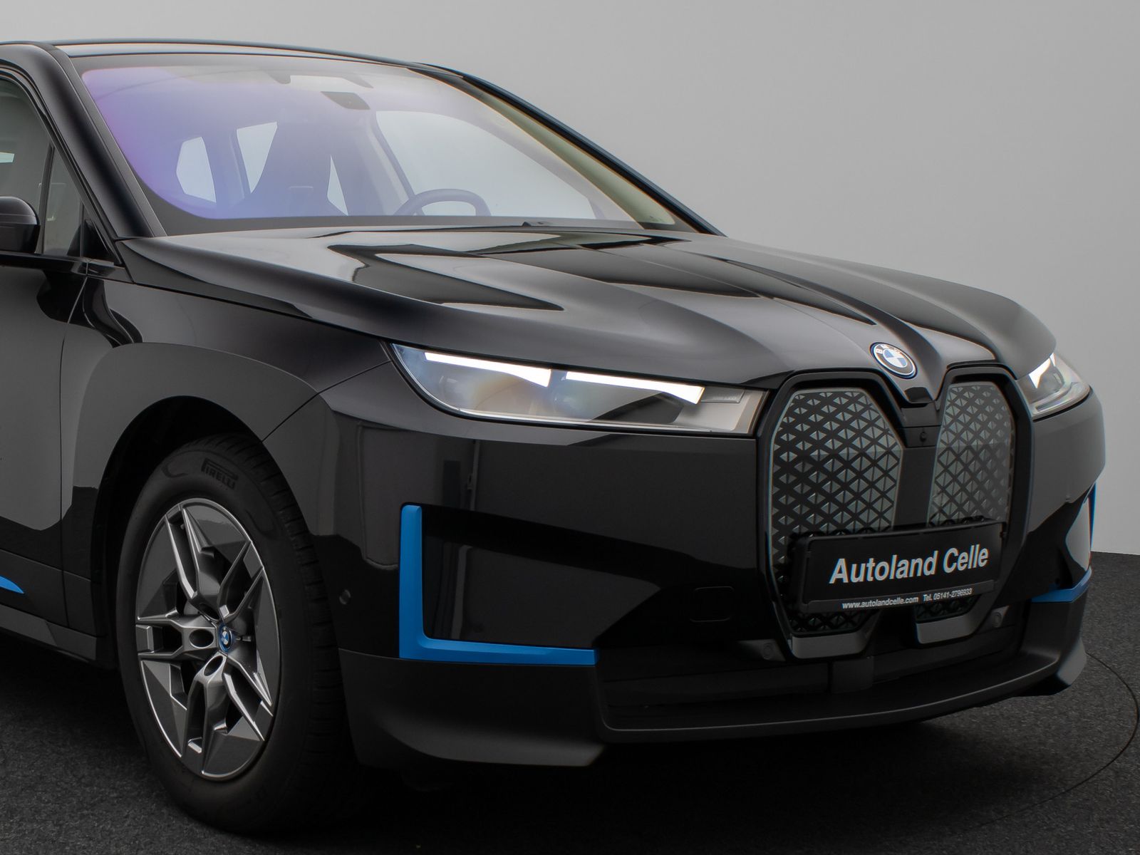 Fahrzeugabbildung BMW iX xD50 360°H/K DAB ACC SoftCl ACC Komfort 21Zol