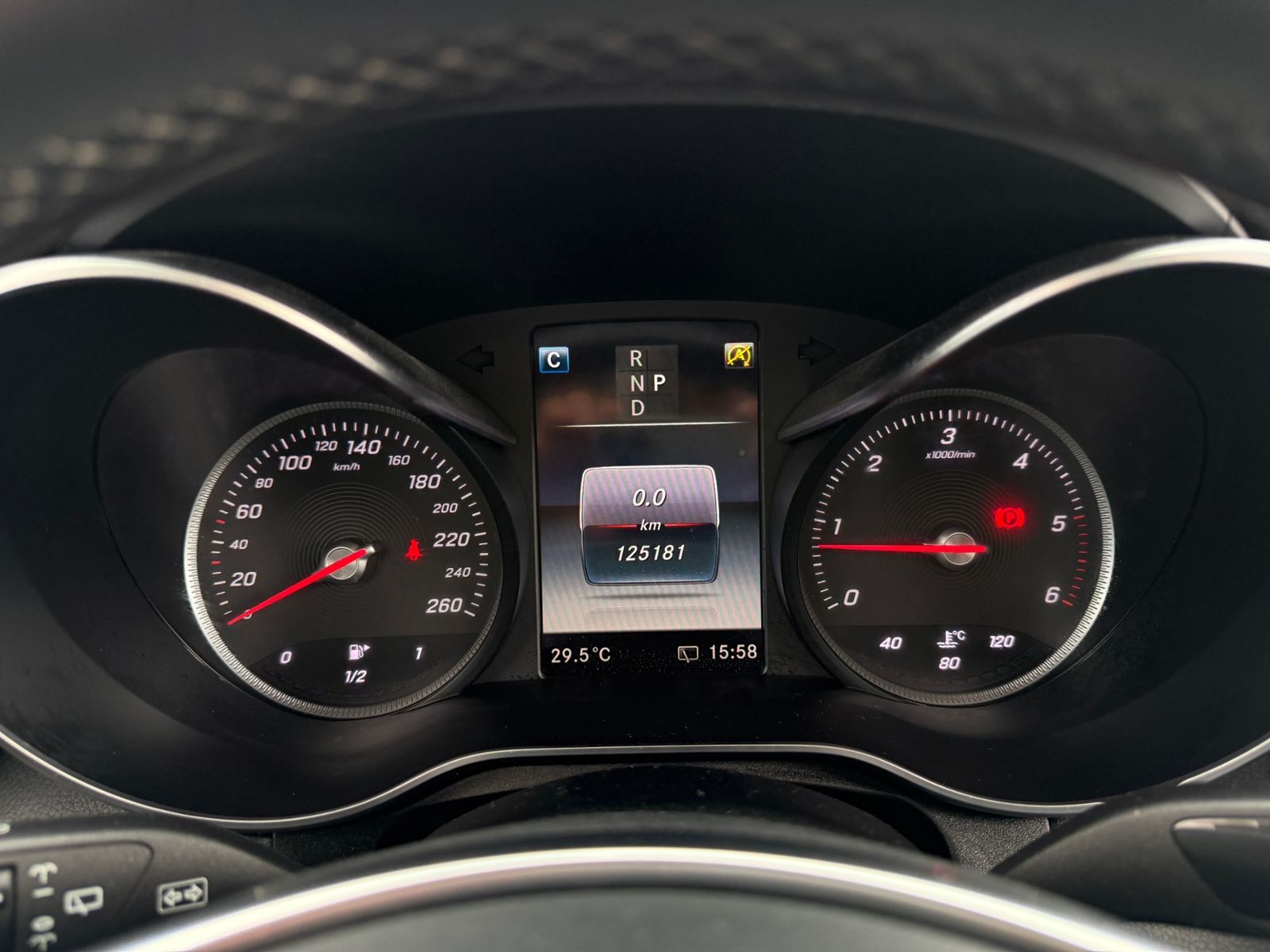Fahrzeugabbildung Mercedes-Benz GLC 220 d 4Matic AMG Line PANO LED NAV