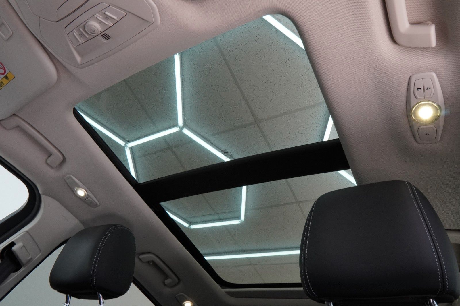 Fahrzeugabbildung Ford Kuga Individual *1.Hand*Autom.*Navi*Leder*Kamera