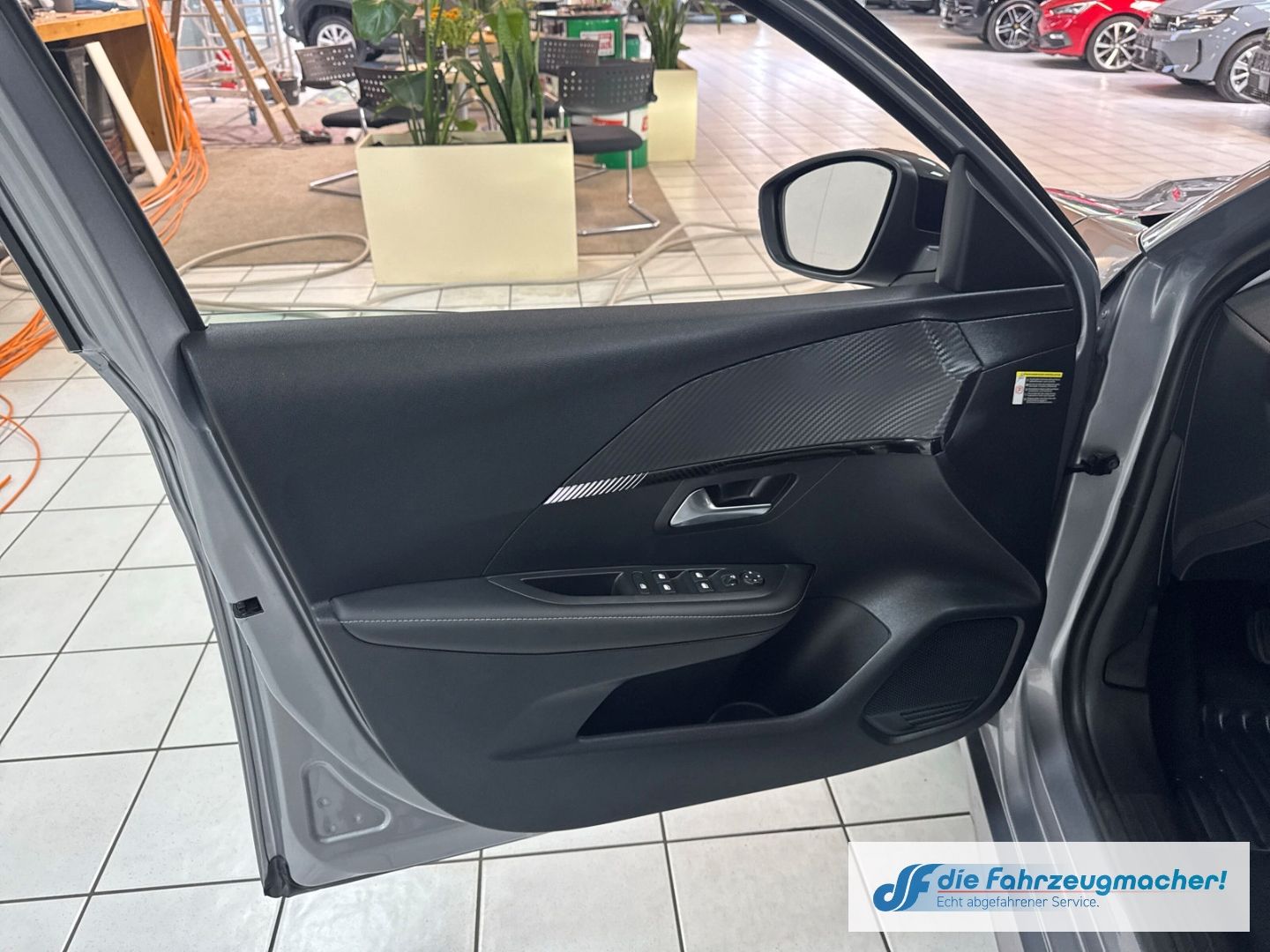 Fahrzeugabbildung Peugeot 208 Allure Navi Digitales Cockpit LED Apple CarP
