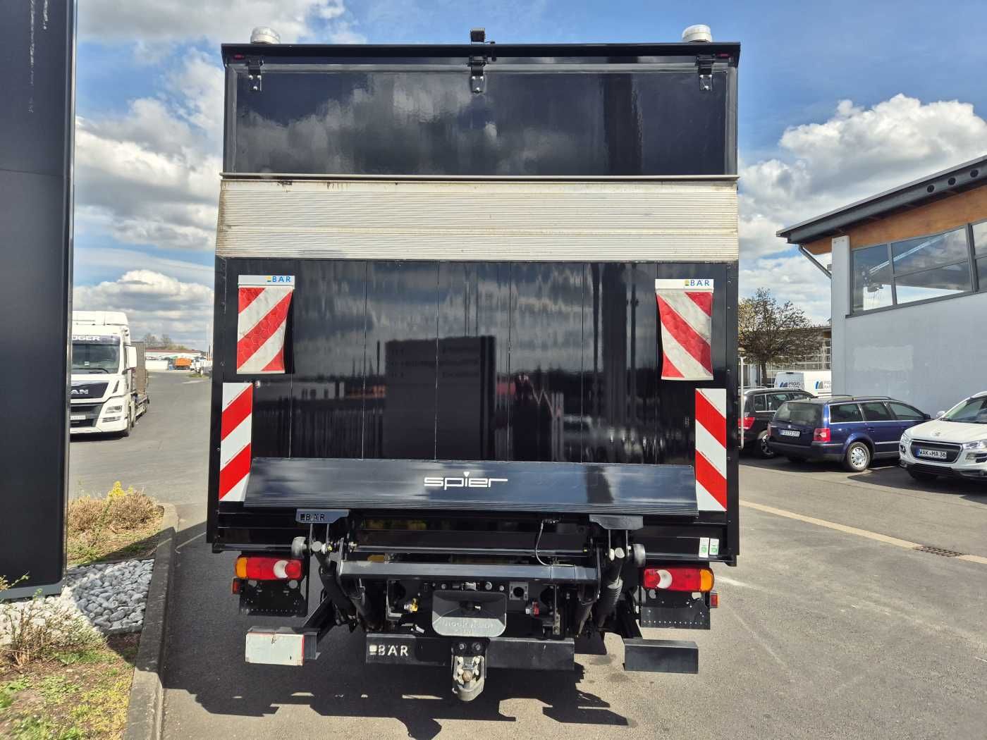 Fahrzeugabbildung Iveco Eurocargo ML80E21/P LBW Bär 1.500kg 2x AHK