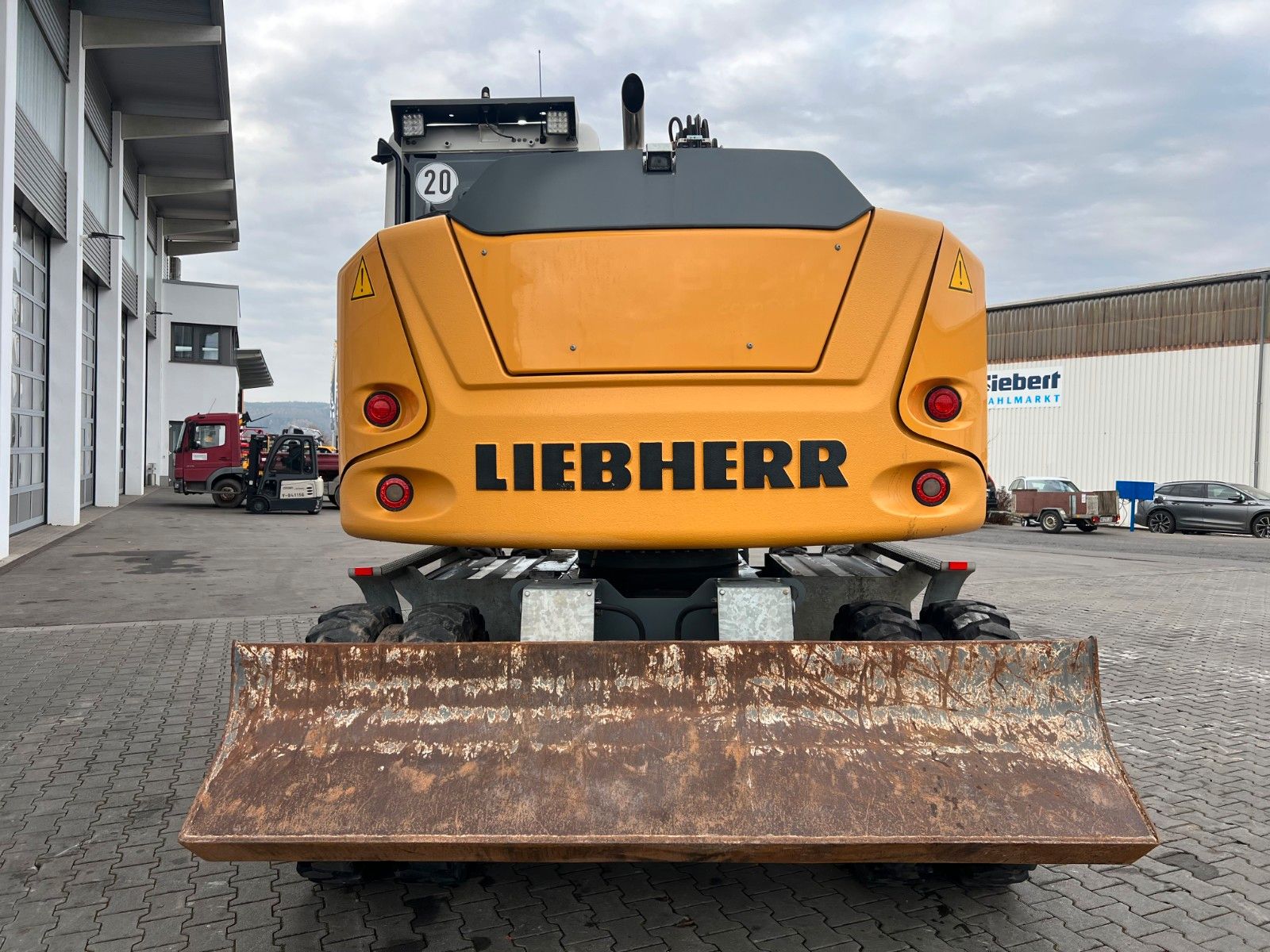 Fahrzeugabbildung Liebherr A 910 C Litronic / 2.381h / SW33