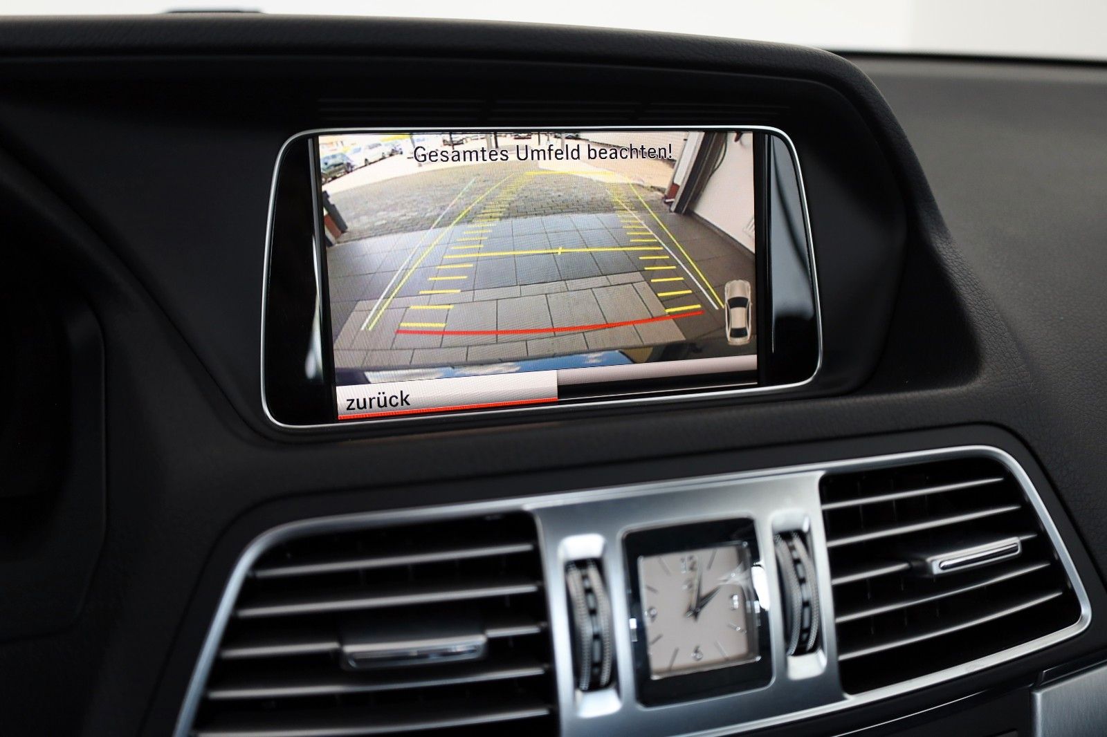 Fahrzeugabbildung Mercedes-Benz E 350d Coupe AMG Line Leder,Navi,LED,Kamera,SH