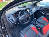 Ford Focus ST EB Leder-Sport-Paket 250 PS  - Ford Focus: Ps