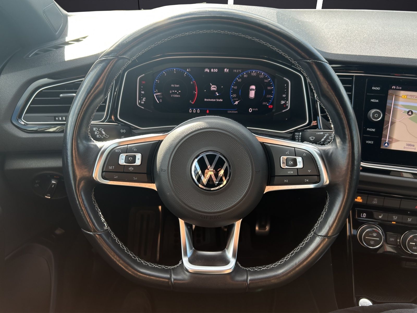 Fahrzeugabbildung Volkswagen T-Roc TSI Sport LED AHK Navi AID ACC RFK SH 18"