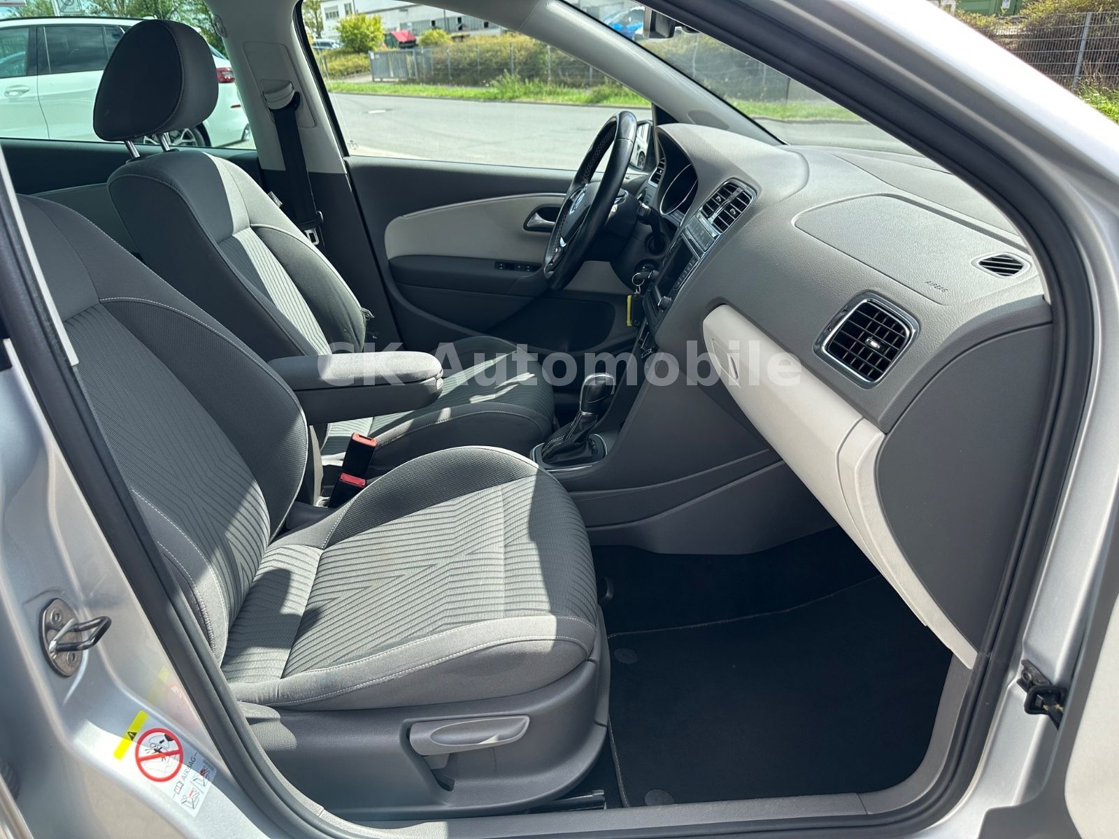 Fahrzeugabbildung Volkswagen Polo V Fresh 1.2 TSI DSG/Klimaanlage/SHZ/PDC