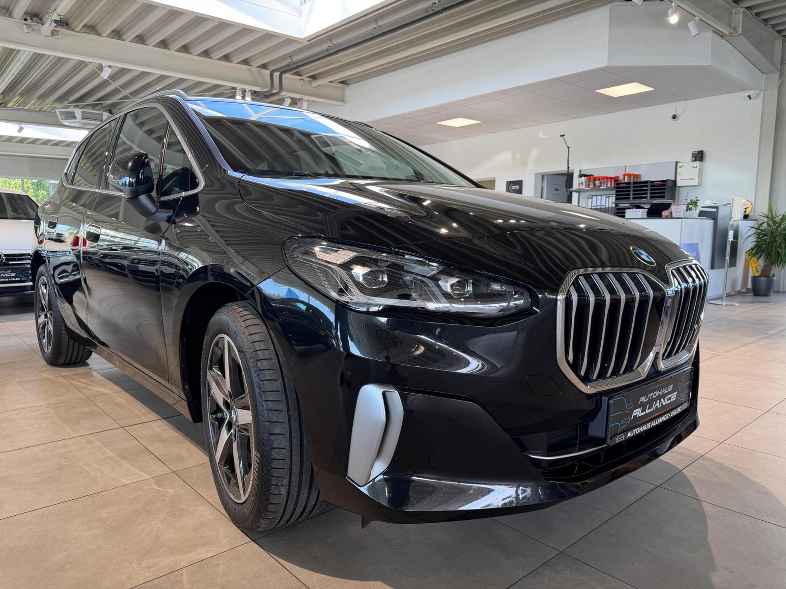 BMW 218d Active Tourer Luxury Line * Pano * HeadUp *