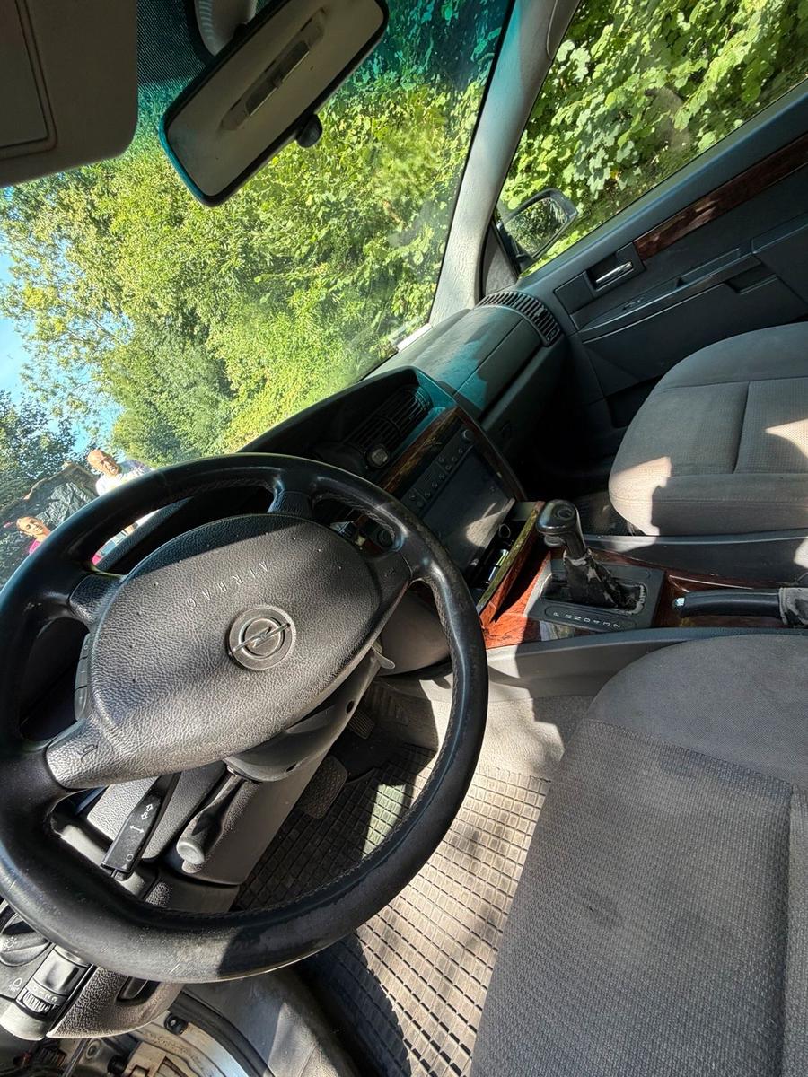 Opel Omega 2004 — photo 7