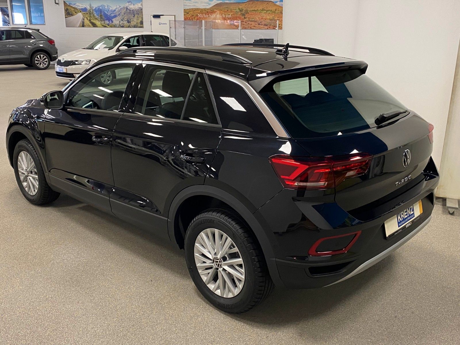 Fahrzeugabbildung Volkswagen T-Roc 1.5 TSI Life+KAMERA+ready2Discover+LED+16"