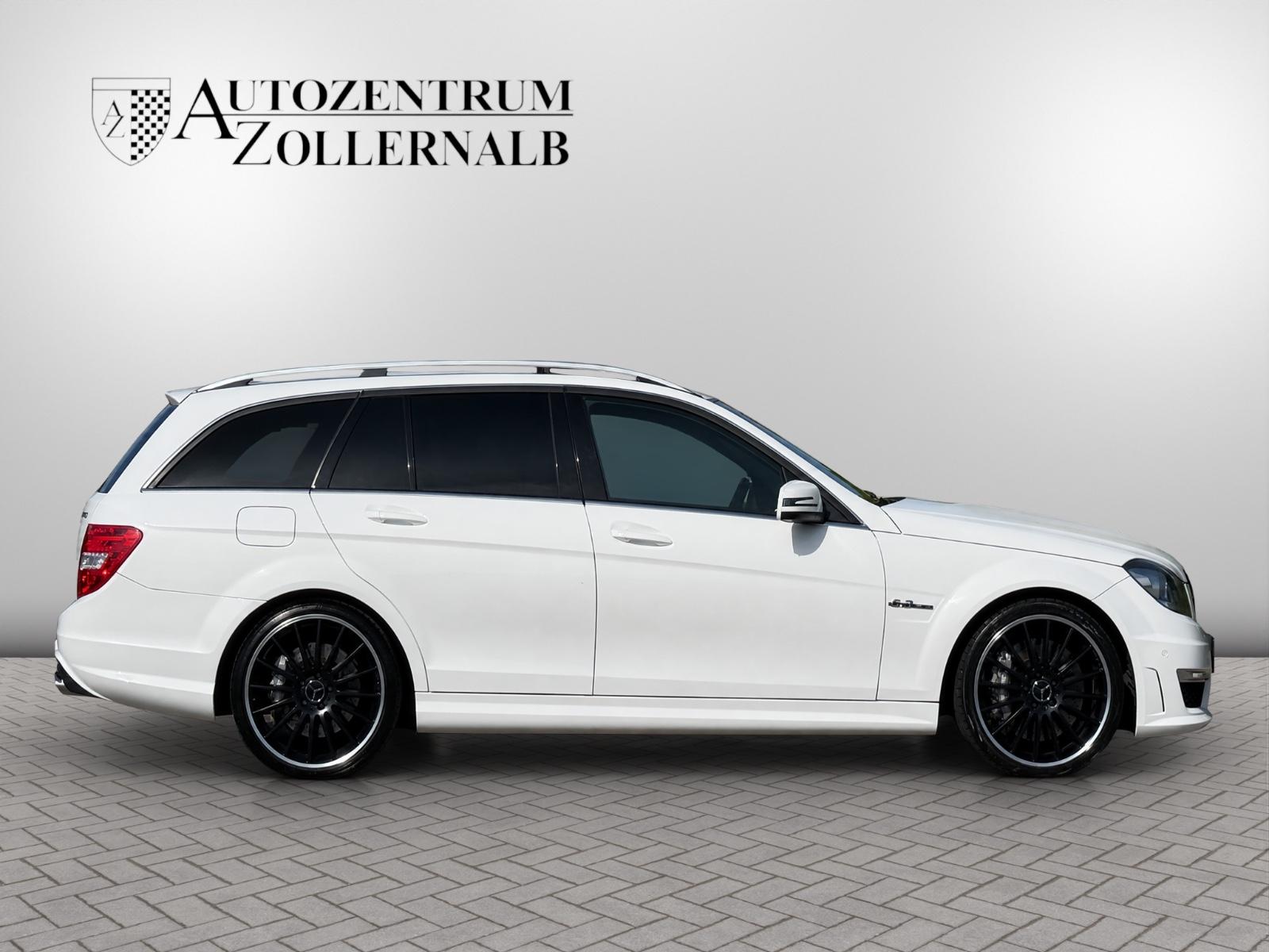 Mercedes C63 AMG Break 6.2 V8 457 ch • Speedshift MCT • Toit ouvrant • GPS • Bi-Xénon • 19"
