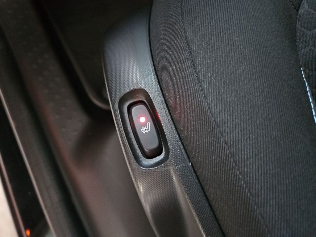 Fahrzeugabbildung Smart EQ forfour Pano LED LM Sitzhzg. DAB Navi Kamera