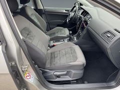 Fahrzeugabbildung Volkswagen Golf VII Comfortl. - Navi*Sitzhzg*ACC*PDC*2xKlim