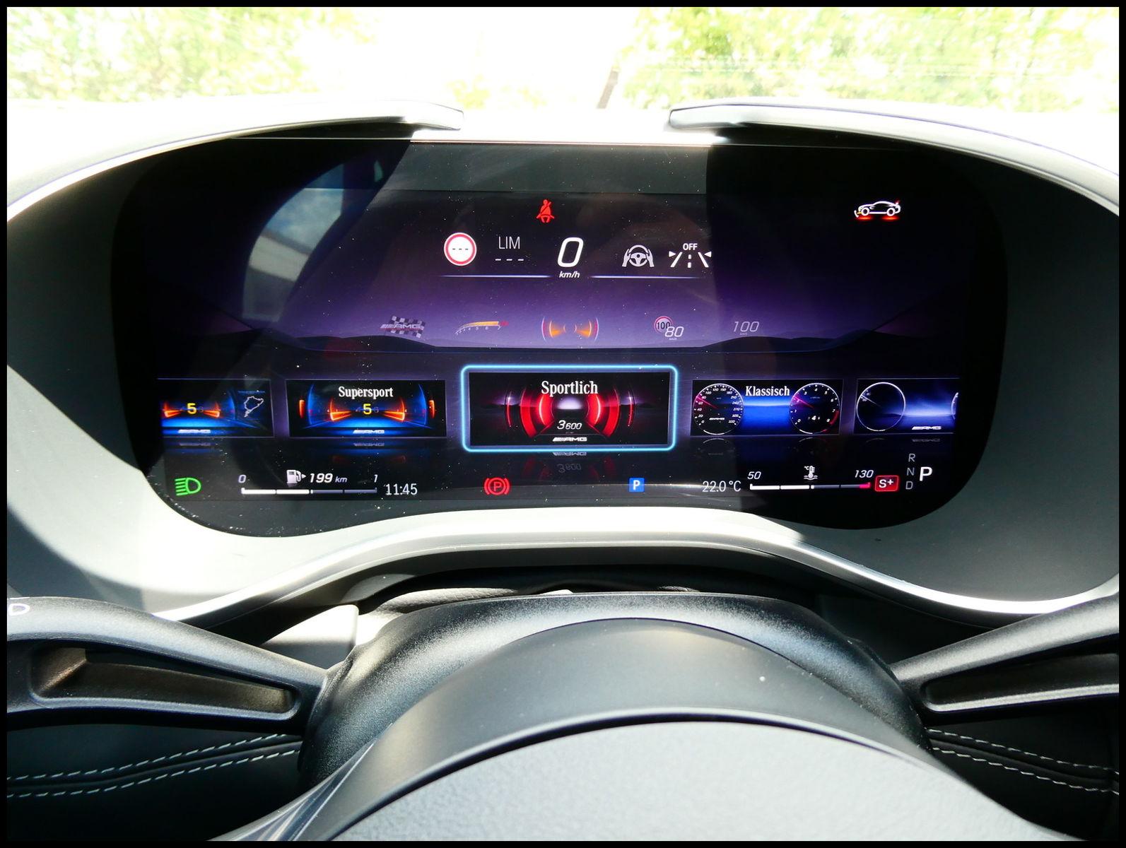 Mercedes-Benz AMG GT 63 4M+ PREMIUM+SITZ-KLIMA+PANO+NIGHT+CARB