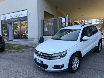 Volkswagen Tiguan - 1