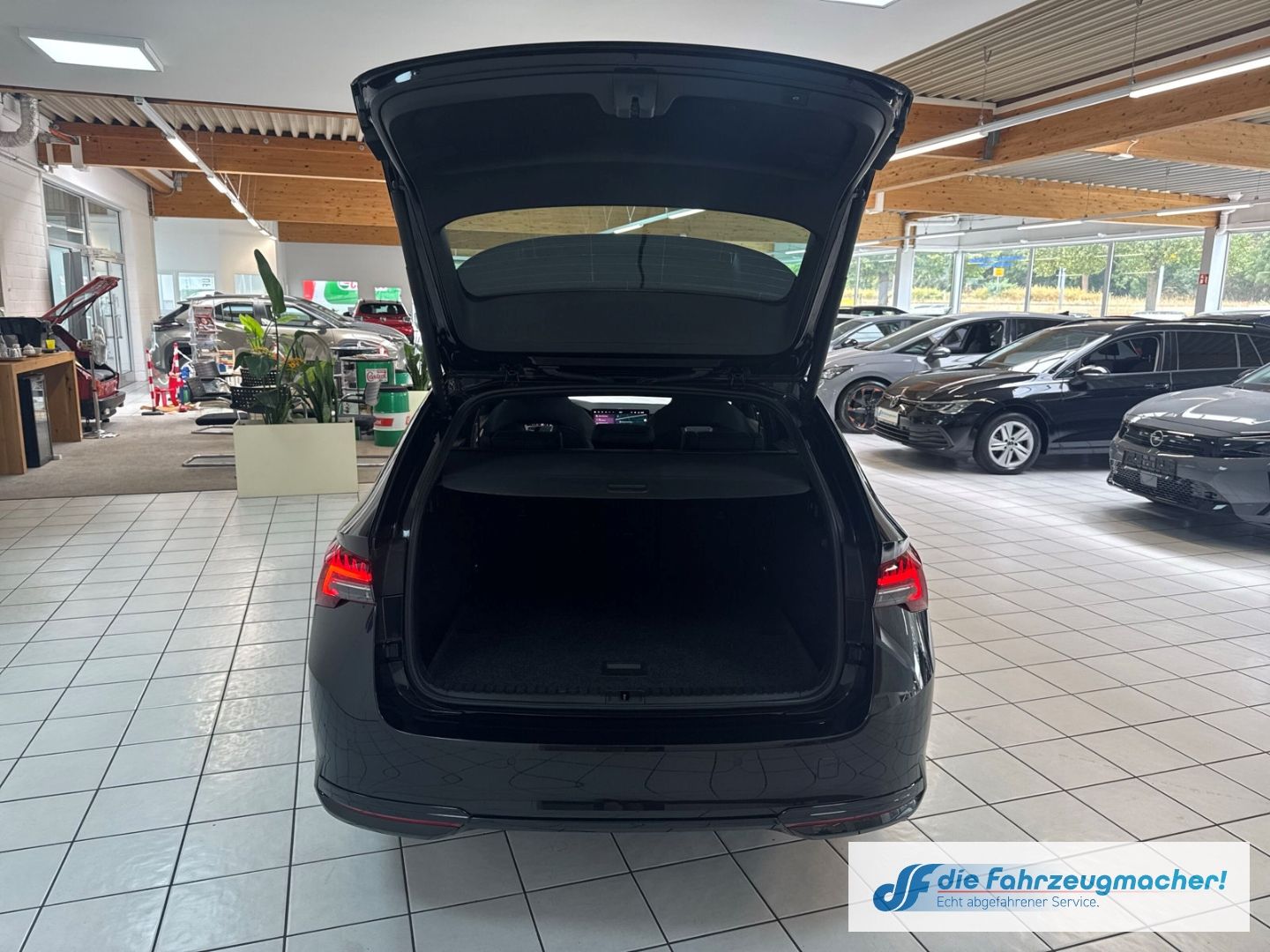 Fahrzeugabbildung SKODA Octavia Combi 2.0 TDI 110 kW Sportline Sportpake