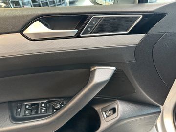 Volkswagen Passat *KEYLESS*ACC*AHK*NAV*3-ZONEN*LED*