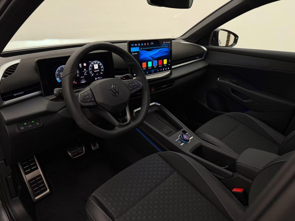 Volkswagen T-Roc 1.5 eTSI DSG R-Line +BLACK-STYLE+CAM+ACC+, миниатюра 18