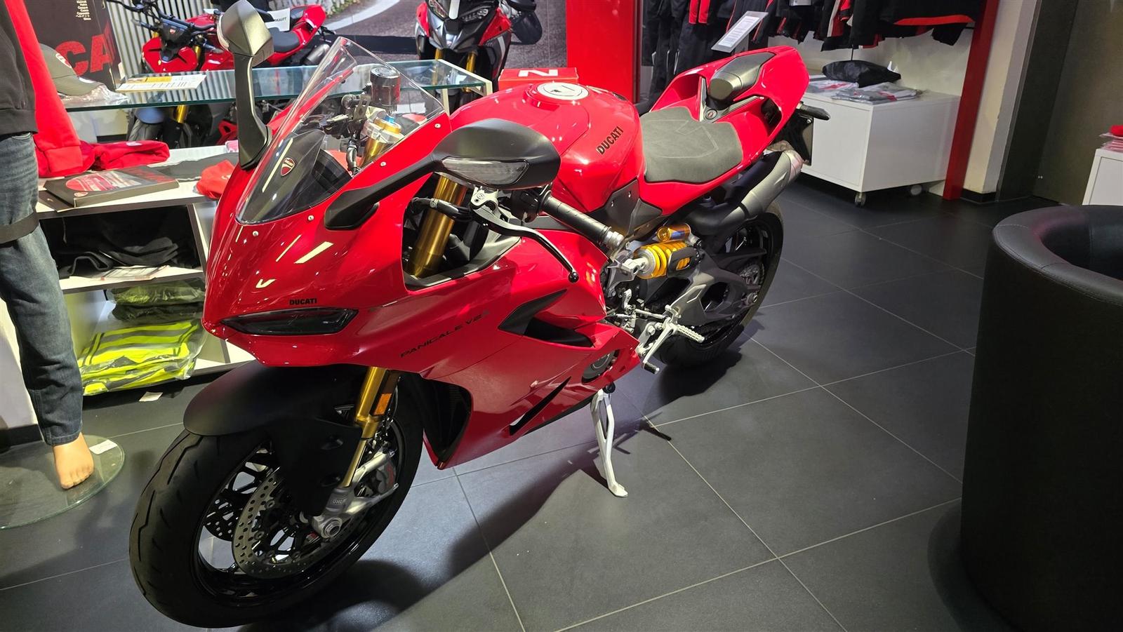 Ducati Panigale V2 S