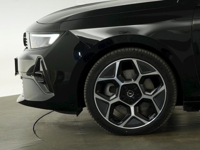 Astra LIM ULTIMATE PHEV AT+LED MATRIX+NAVI+360 G