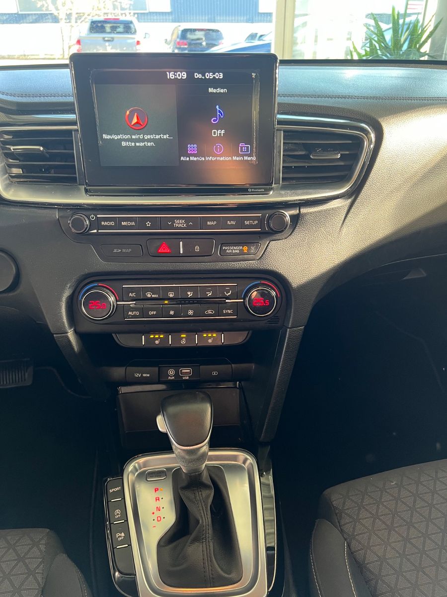 Fahrzeugabbildung Kia cee'd / Ceed 1.4 TGDI Vision * AUTOMATIK *KAMERA