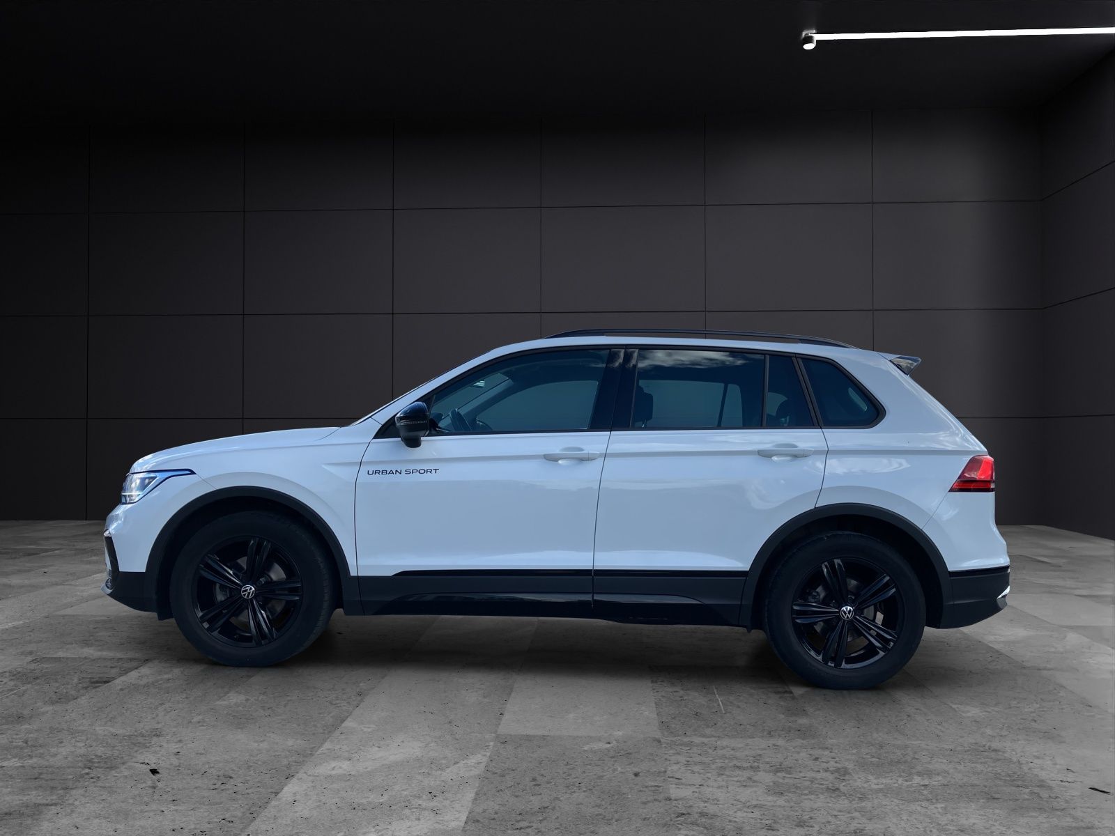 Fahrzeugabbildung Volkswagen Tiguan Life Sport TDI DSG LED ACC AHK SH Ambient